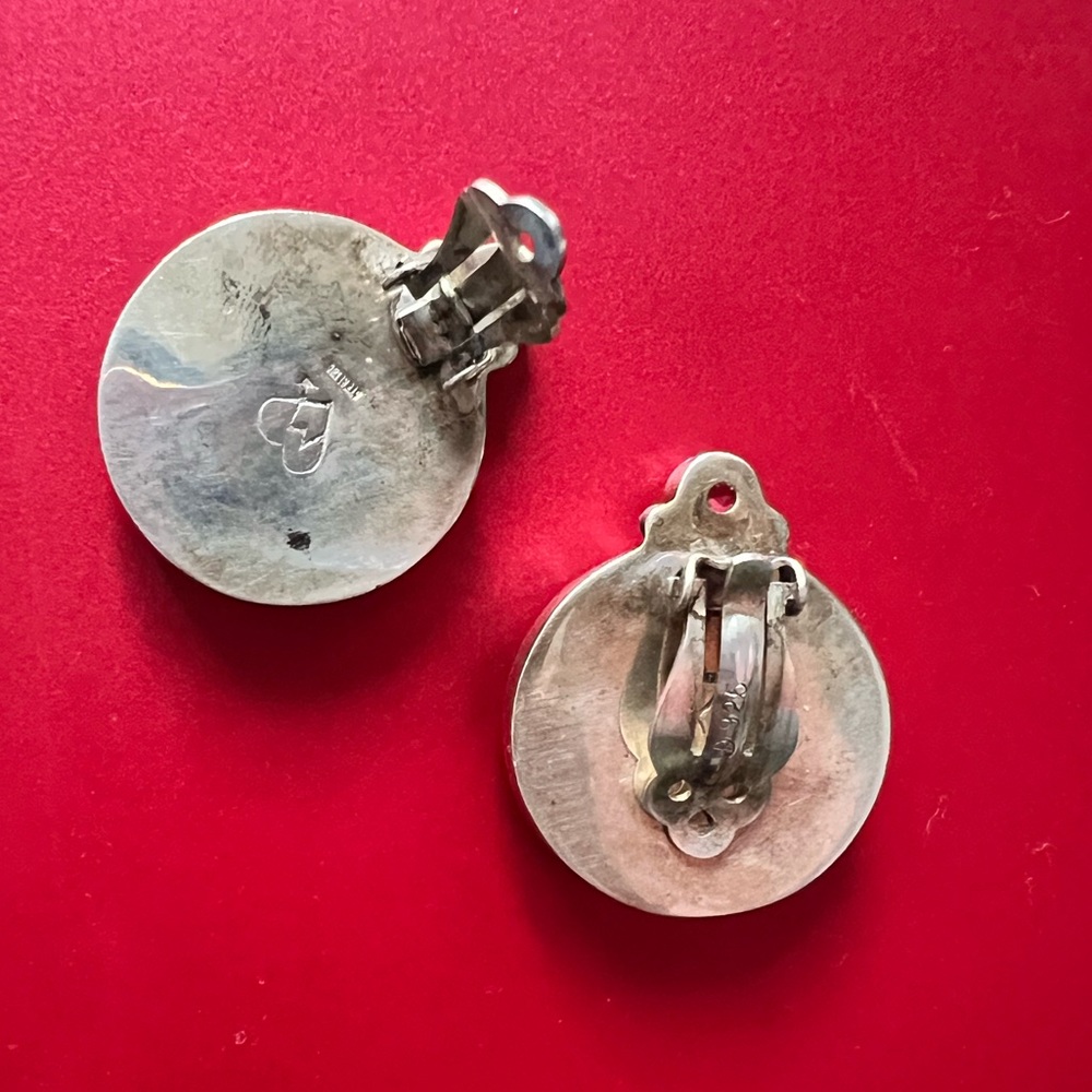 Silver- Clip on- round earrings- vintage - Picture 2 of 2
